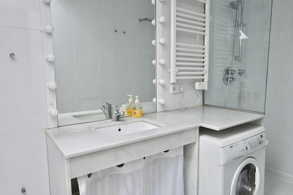 For You Rentals Apartamento Temporal Con Encanto A Pocos Metros Del Sol Myr13 มาดริด ภายนอก รูปภาพ