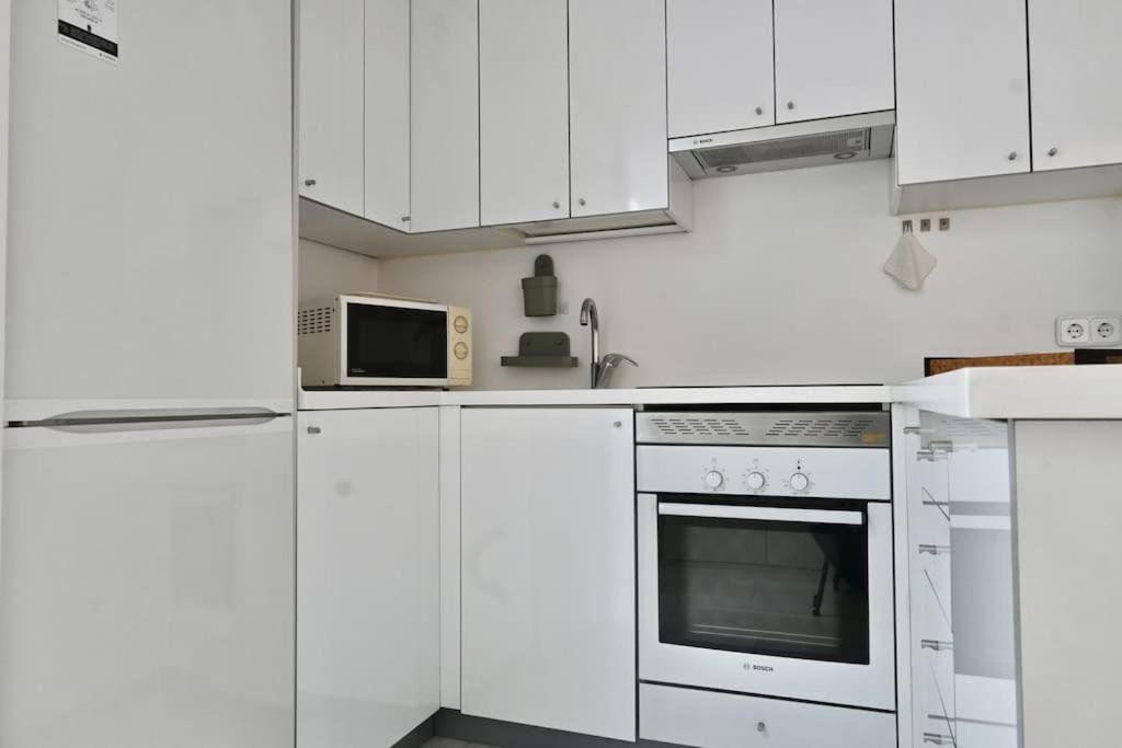 For You Rentals Apartamento Temporal Con Encanto A Pocos Metros Del Sol Myr13 มาดริด ภายนอก รูปภาพ